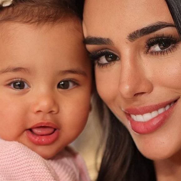 Durante o aniversário de um ano de Mavie, ocorrido no Rio de Janeiro, a presença tardia de Rafaella no evento foi percebida como um sinal de afastamento entre as duas.