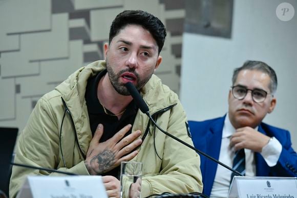 Assim está Rico Melquiades hoje, depois de 11 procedimentos estéticos, depondo na CPI das Bets