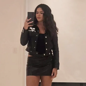 Sem xadrez, este look de Maisa é a solução para uma produção moderna de festa junina