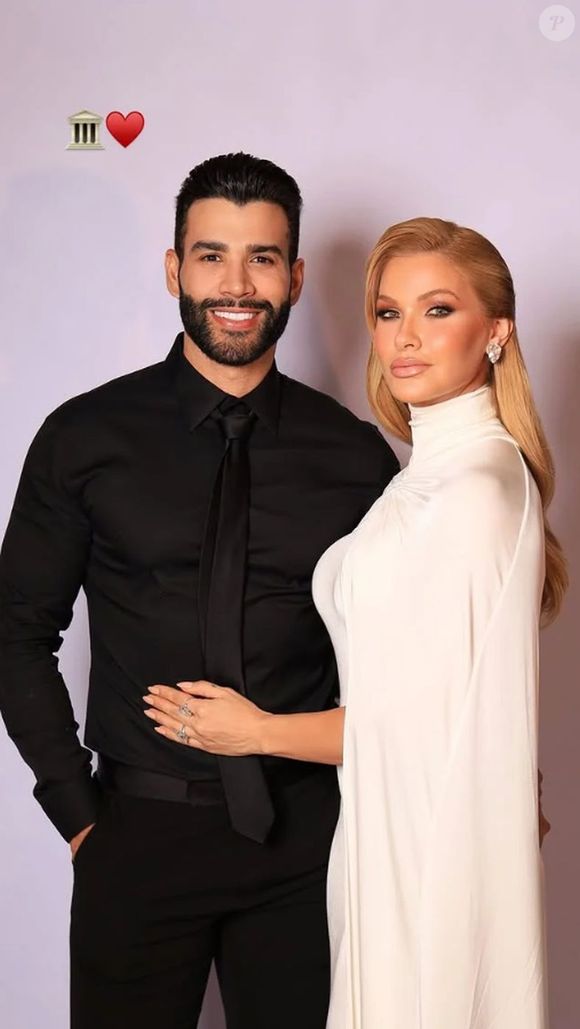 No mesmo dia, Andressa Suíta prestigiou Gusttavo Lima com o mesmo look que Virgínia