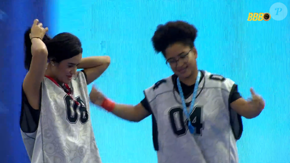 Durante dinâmica com objetos afetivos, Milena surpreende ao reconhecer presente enviado pela mãe