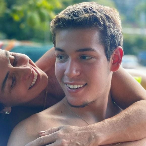 A atriz confessou que sua maior preocupação não está na carreira do filho, mas na vida fora dos estúdios: 'Meu frio na barriga não é pela profissão, é pela vida. Esse mundo tão doido'