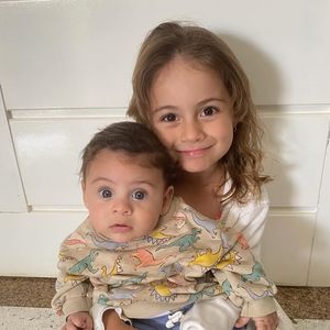 Ex-'Malhação' Daniela Carvalho deixou o Brasil e hoje tem um casal de filhos