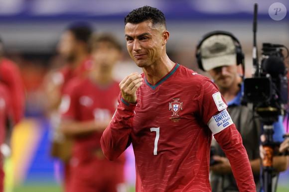 Em análise contundente, o jornalista Stuart James defendeu que Roberto Martínez errou ao manter Cristiano Ronaldo em campo até o apito final contra a Espanha, mesmo com Portugal precisando de novas alternativas ofensivas