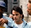 'Um Sonho de Liberdade' foi escrito e dirigido por Frank Darabont, e estrelado por Tim Robbins e Morgan Freeman