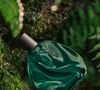A fragrância  Ekos Ryo Floresta da Natura é verde e intensa, trazendo óleos essenciais de breu branco, pataqueira e estoraque. Essas bioessências ajudam a recriar os cheiros característicos da floresta, transformando o perfume em uma experiência sensorial ligada à natureza