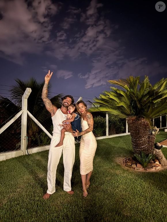 Renan Oliveira e Julia Melo são pais de Liz, nascida em maio de 2023