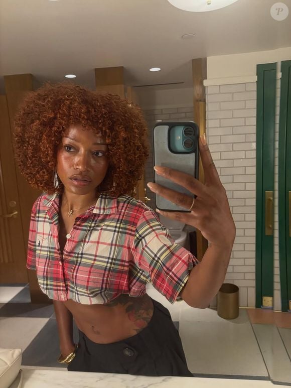 Keke Palmer é adepta da cor copper hair em seu cabelo