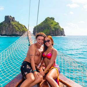 Anitta comemorou seu aniversário de 32 anos com uma viagem por Fernando de Noronha no último final de semana