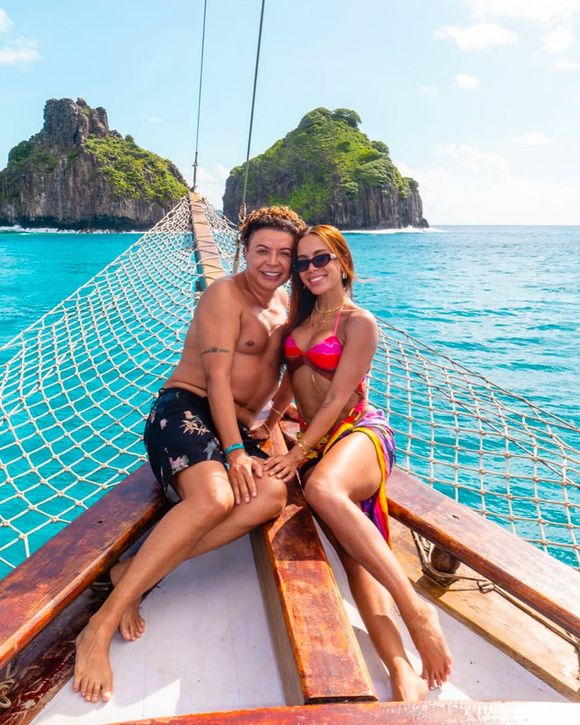 Anitta comemorou seu aniversário de 32 anos com uma viagem por Fernando de Noronha no último final de semana