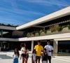 Fotos compartilhadas por Cristiano Ronaldo revelam detalhes do estilo de vida milionário do jogador dentro de suas mansões espalhadas pelo mundo