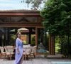 365m², 5 suítes, madeira nobre e armários de quarto sem portas e gavetas: atriz da novela 'Avenida Brasil', Heloísa Périssé tem casa de praia estilo playground na BA