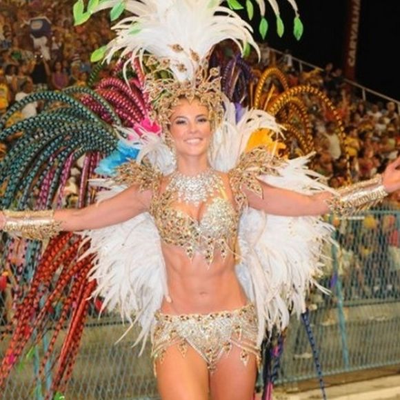 Paolla Oliveira no carnaval: fantasia de 2009, ano de estreia como rainha de bateria, fez referência à aquarela utilizada por Debret em seus trabalhos