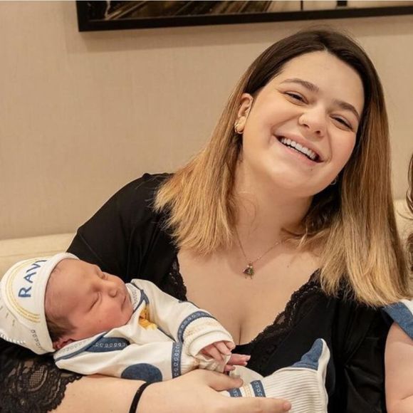 Viih Tube e Eliezer não fizeram parte das 'Bodas de Prata do 'BBB'. O casal explicou o motivo na web.