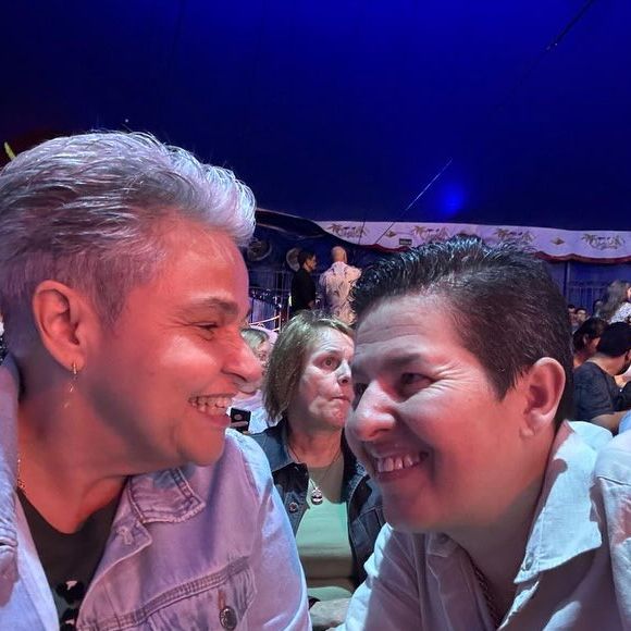 Claudia Rodrigues emocionou os seguidores do Instagram, nesta quinta-feira (16), ao fazer uma declaração de amor à namorada e ex-empresária Adriane Bonato