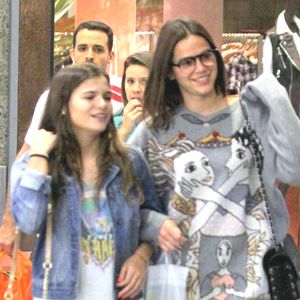 Luana Maia sempre era fotografada na companhia de Bruna Marquezine. As irmãs adoravam passear pelo shopping no Rio de Janeiro