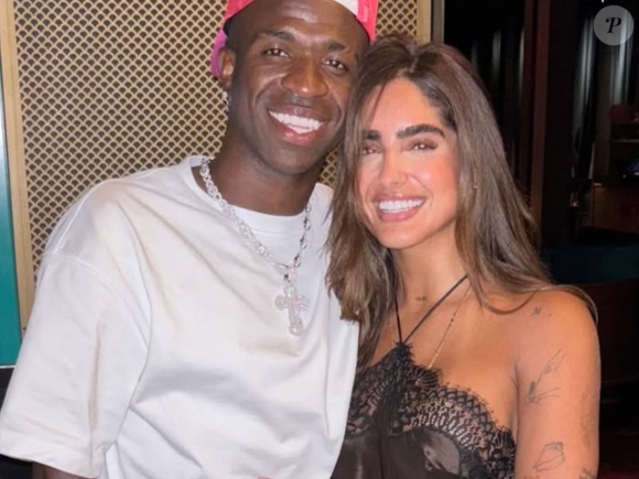 Em meados do ano, o nome da modelo venezuelana Isabella Ladera entrou na lista! Os dois foram flagrados saindo juntos de uma balada nos Estados Unidos, e as especulações tomaram conta das redes