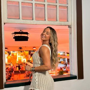 Carla Perez chama atenção pela forma física e reforça nova filosofia: menos perfeição, mais equilíbrio