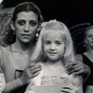 Aos 4 anos, Angélica participou do concurso 'A Criança Mais Bonita do Brasil' no programa do Chacrinha