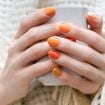 Cores de esmalte para outubro de 2026: pumpkin spice, verde matcha, marrom-castanho e muito mais
