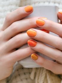 Cores de esmalte para outubro de 2026: pumpkin spice, verde matcha, marrom-castanho e muito mais