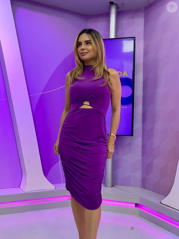 Namorada de Dudu Camargo, Suyane Pessoa elege vestido drapeado roxo