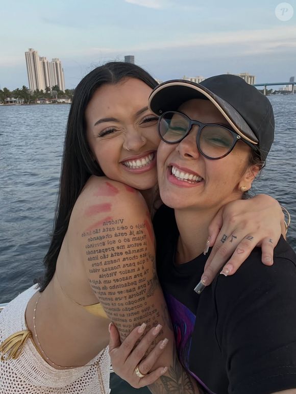 Carla Perez se tornou assunto nesta quinta-feira (16) por conta do forte desabafo de Camilly Victória, filha caçula do casal