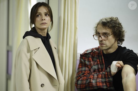 Karsu descobre que Atila é filho de mafioso na novela 'Coração de Mãe'