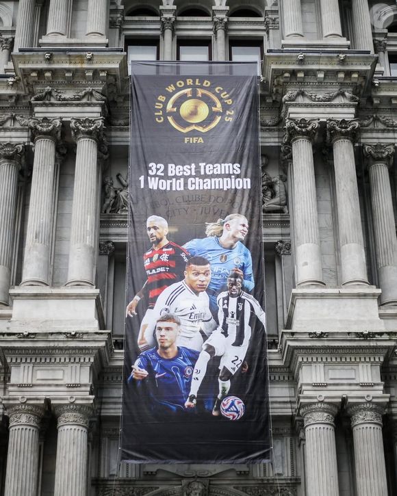 Por conta da estreia do Flamengo na Copa do Mundo de Clubes da FIFA, a TV Globo alterou sua programação nesta segunda (16)