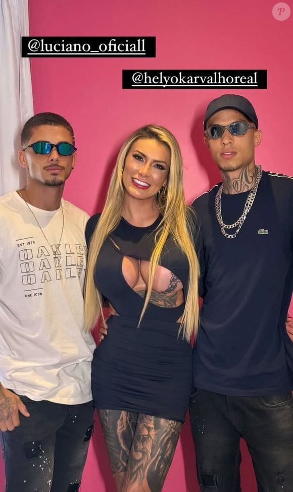 Pornô: Andressa Urach fez papel de ‘ativa’ na cama com Hélyo Karvalho e o namorado, segundo informações do site GAY BLOG BR