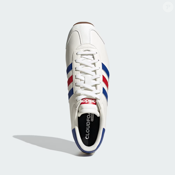 O segredo do estilo de Harry Styles também pode estar nos pés: Adidas Runvista aposta em referências vintage e detalhes coloridos que lembram os looks icônicos do cantor