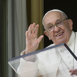 Papa Francisco: ‘O nosso físico está fraco, mas, mesmo assim, nada nos impede de amar, de rezar, de nos doarmos, de sermos uns para os outros’