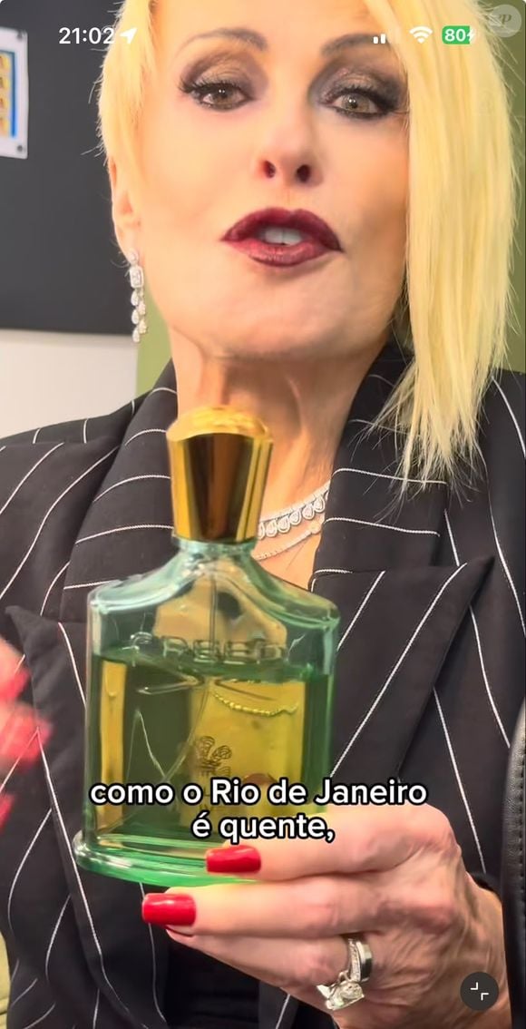 O perfume chamou a atenção pelo preço: o Wild Vetiver, da Creed, aparece no Mercado Livre por R$ 3.871 na versão de 100 ml. A escolha da apresentadora acompanha uma tendência entre famosas como Bruna Marquezine e Sabrina Sato, que também já mostraram itens pessoais de suas bolsas nas redes sociais