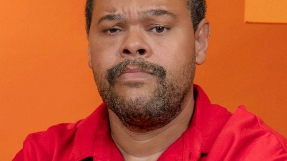 Fora do 'BBB 26', Babu Santana é acusado de ignorar Ceci Ribeiro, do 'Bate-papo BBB', e apresentadora da Globo quebra silêncio: 'Me senti...'