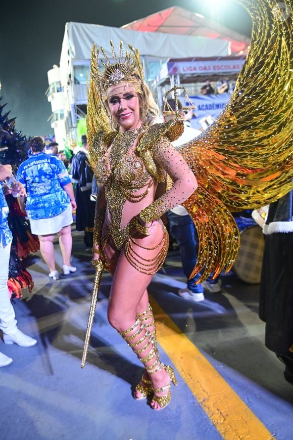 Carnaval 2025 em SP: Acadêmicos do Tatuapé teve Muriel Quixaba como rainha de bateria pelo terceiro ano