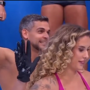 A participação de Stephanie Gomes chamou atenção justamente por reviver um dos capítulos mais marcantes da trajetória de Solange Gomes, um dos maiores rostos da Banheira nos anos 1990