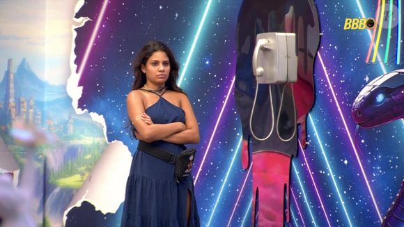 Gabi 'panquequinha' bem que tentou 'guardar-caixão' com o Big Fone prata, mas foi o dourado que tocou