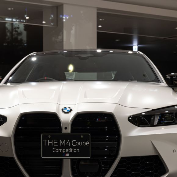 Avaliado em quase R$ 1 milhão, o BMW M4 Competition é um dos esportivos mais potentes da divisão BMW M