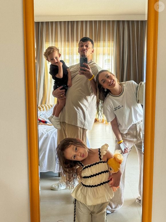 Neste sábado (18) Cocielo participou de uma festa com a filha Beatriz e deixou escapar uma prova de que estão realmente separados