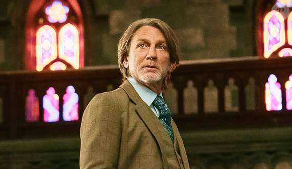 Considerado o caso mais complexo da franquia, Vivo ou Morto: Um Mistério Knives Out aposta em mistério religioso e abandona o tom mais leve dos filmes anteriores. O final explicado revela como fé, manipulação e ambição conduzem as mortes e por que Benoit Blanc faz sua escolha mais controversa até agora na Netflix