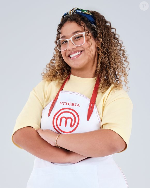 Vitória é ex-campeã de xadrez e filha de cozinheiro. Jovem paranaense quer dar xeque-mate no paladar dos chefs do 'MasterChef Brasil'
