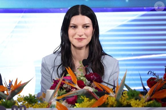 Laura Pausini revela autocuidado com a pele: 'Gosto de fazer amor, minha pele é boa por isso'