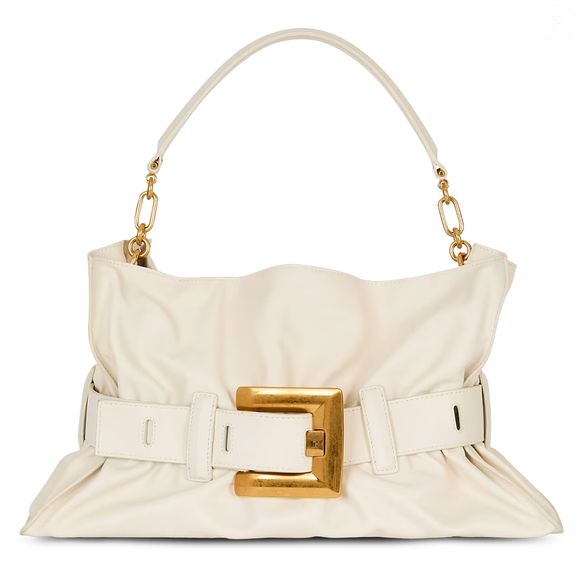 Já a bolsinha fashion, a Anthem Bag, sai por R$ 15.480,00