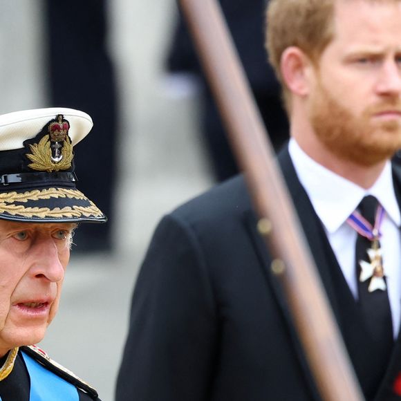 O monarca, de 76 anos, teria demonstrado interesse em uma reaproximação, mas avalia que os constantes desabafos de Harry na mídia e em entrevistas dificultam qualquer avanço nas relações.