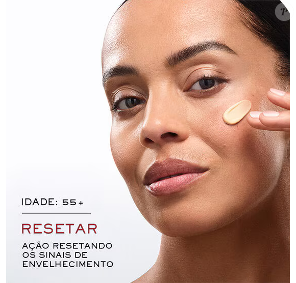 O creme hidratante com cor envolve a pele com uma camada nutritiva enquanto suaviza discretamente pequenas irregularidades