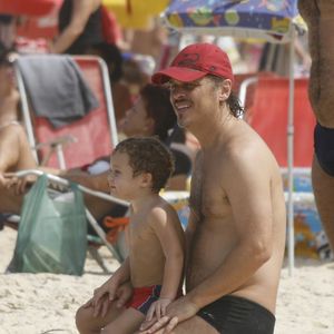 2011: Guilherme Fontes flagrado à vontade em uma praia do Rio de Janeiro