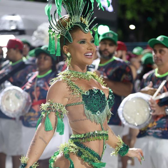 Virgínia Fonseca assumiu ter pedido uma fantasia mais comportada