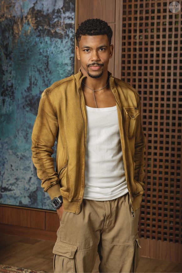 Iarley deu uma surra em Robson , que assediou Bruna em 'Mania de Você'