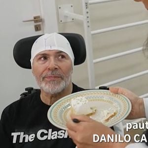 Mingau voltou a comer