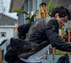 Noah Centíneo se entrega em gravações de 'O Recruta'